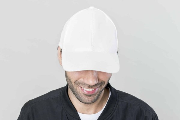 Casquette personnalisée : un flocage brodé ou imprimé ?